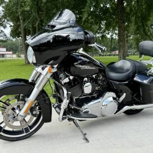 2016-harley-davidson-street-glide-flhx-05_original