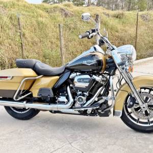 2017-harley-davidson-road-king-flhr-02_original