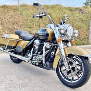 2017-harley-davidson-road-king-flhr-09_original