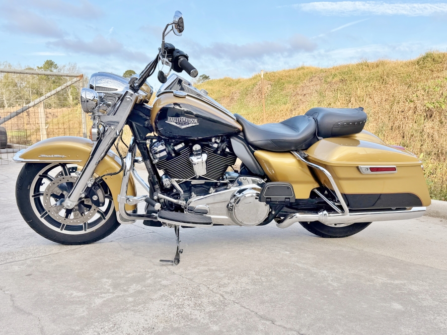 2017 Harley Davidson Road King FLHR