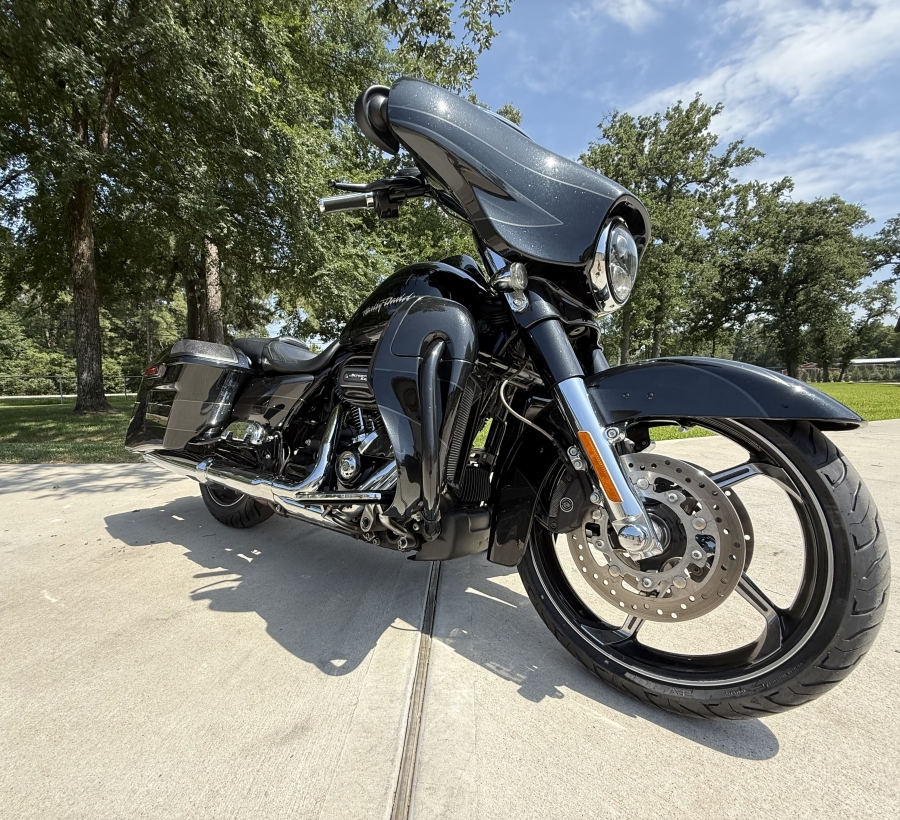 2017 Harley Davidson CVO Street Glide Screemin Eagle FLHXSE