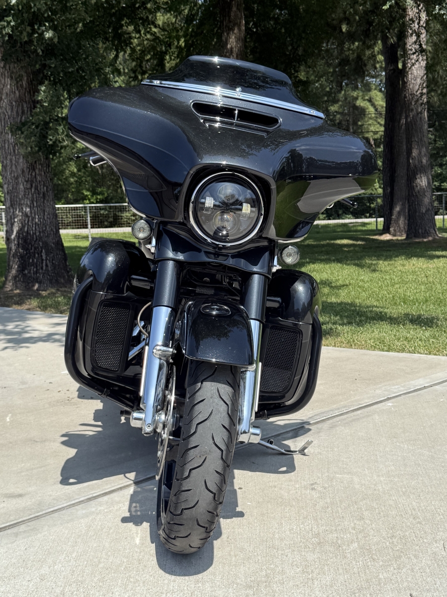 2017 Harley Davidson CVO Street Glide Screemin Eagle FLHXSE