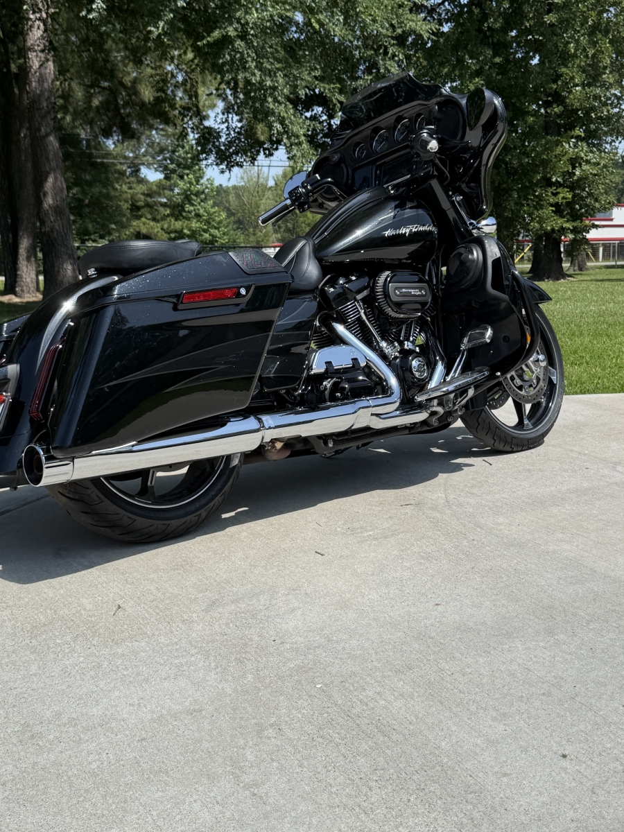 2017 Harley Davidson CVO Street Glide Screemin Eagle FLHXSE