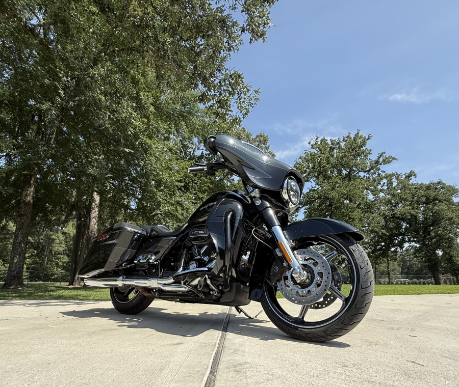 2017 Harley Davidson CVO Street Glide Screemin Eagle FLHXSE